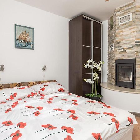 1 Bedroom Beautiful Apartment In Vrh Vrh (Krk) Exterior foto