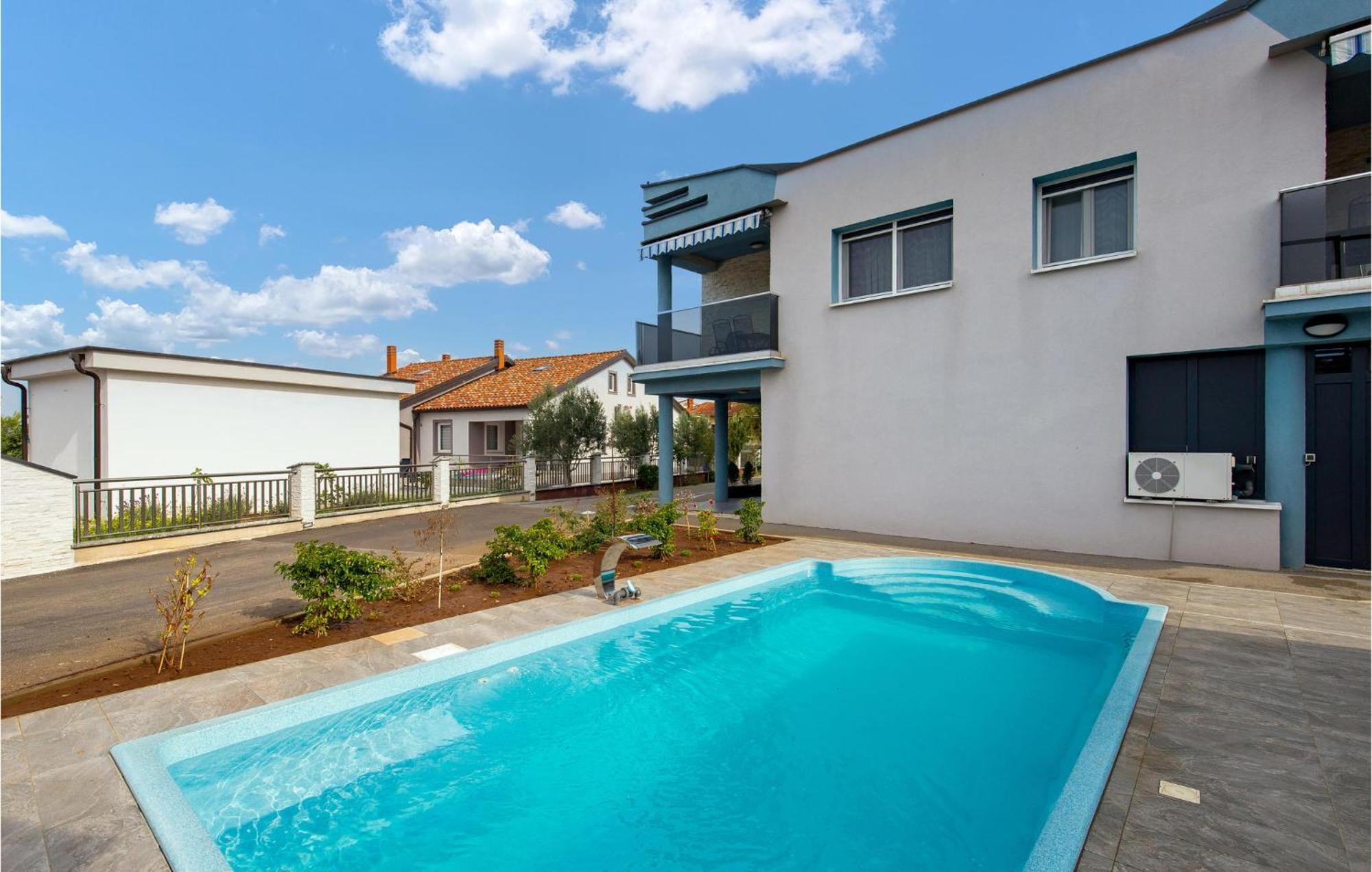 1 Bedroom Beautiful Apartment In Vrh Vrh (Krk) Exterior foto