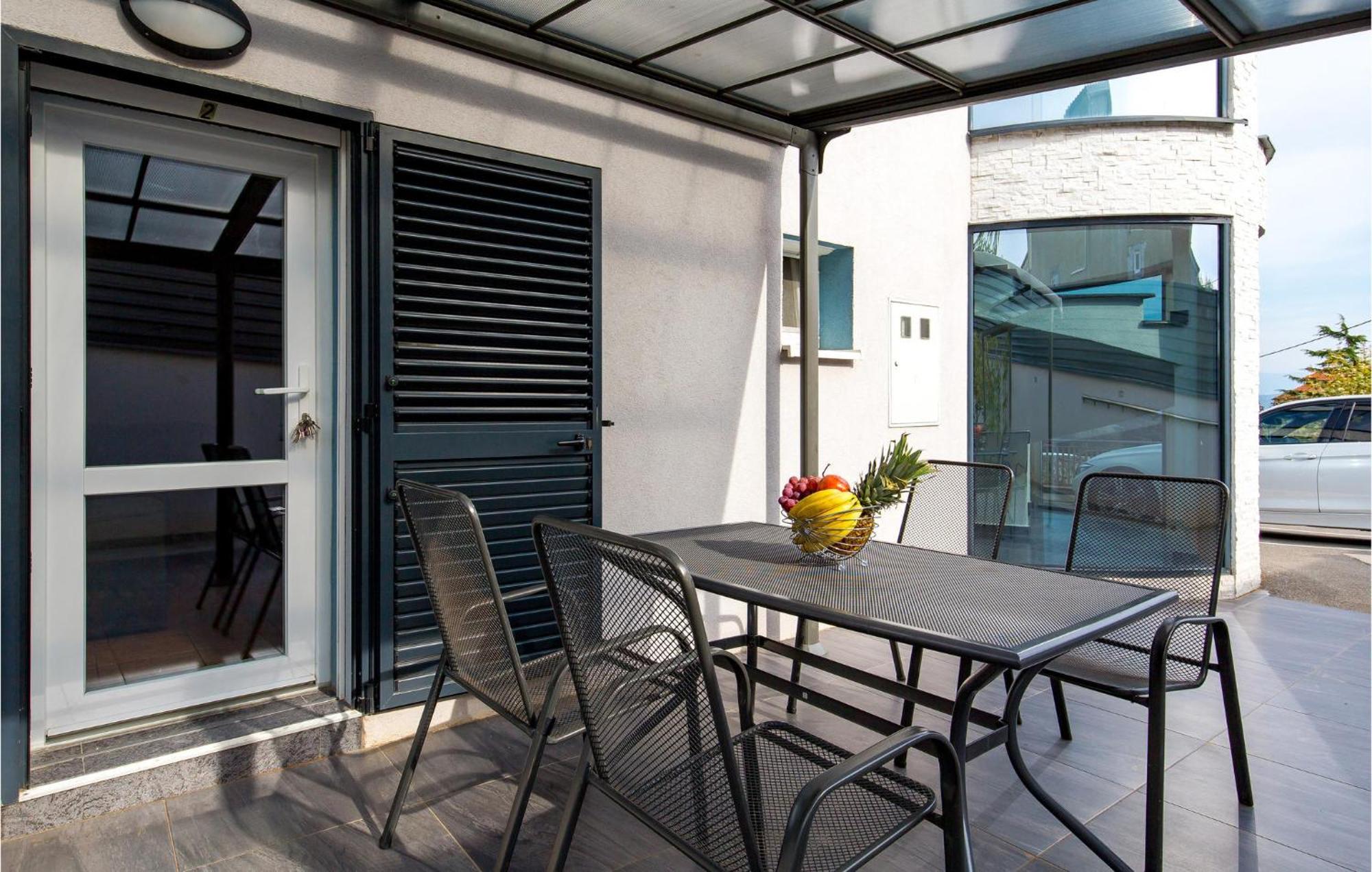 1 Bedroom Beautiful Apartment In Vrh Vrh (Krk) Exterior foto