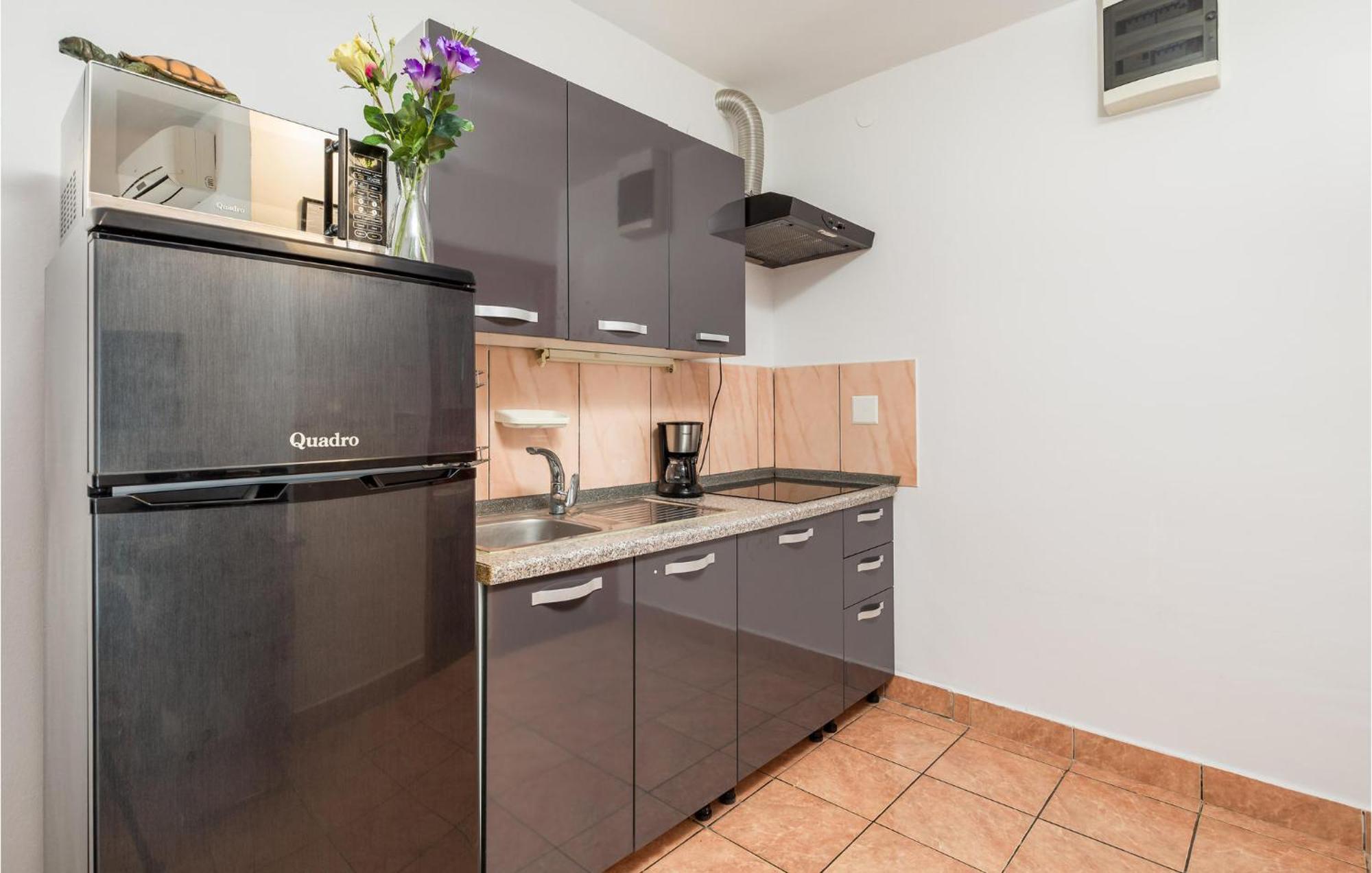 1 Bedroom Beautiful Apartment In Vrh Vrh (Krk) Exterior foto
